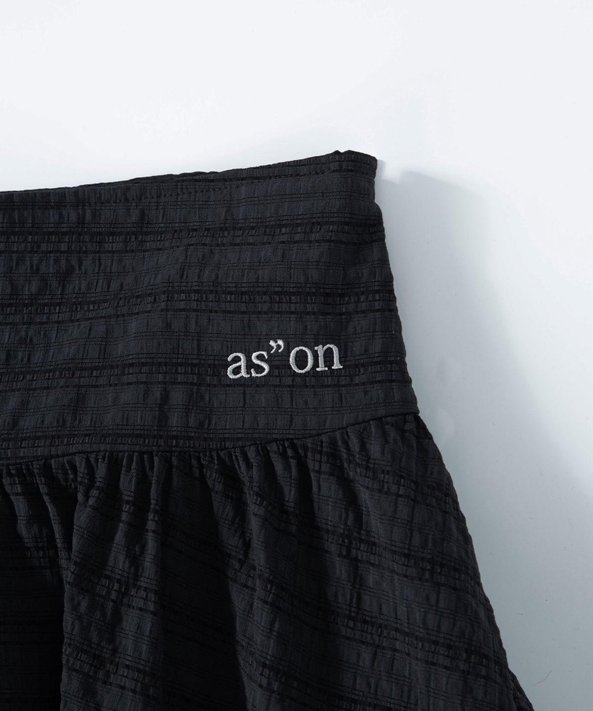 애즈온(ASON) BERRY FRILL SKIRT / CHARCOAL