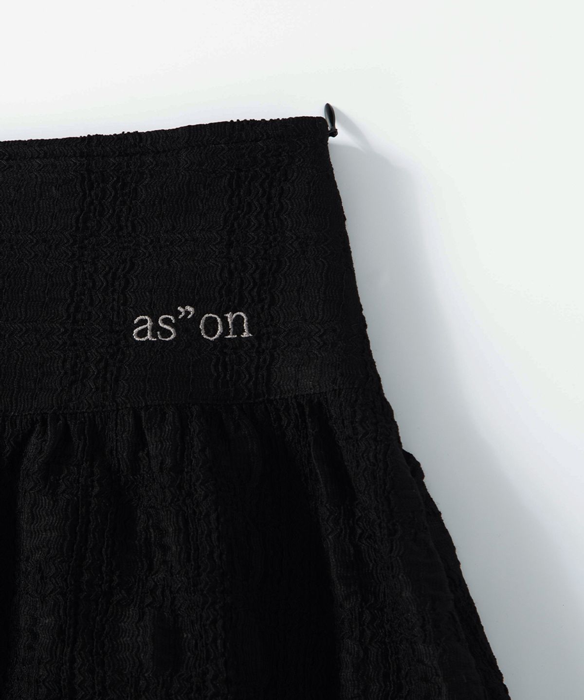 애즈온(ASON) LACY CHECK SKIRT / BLACK