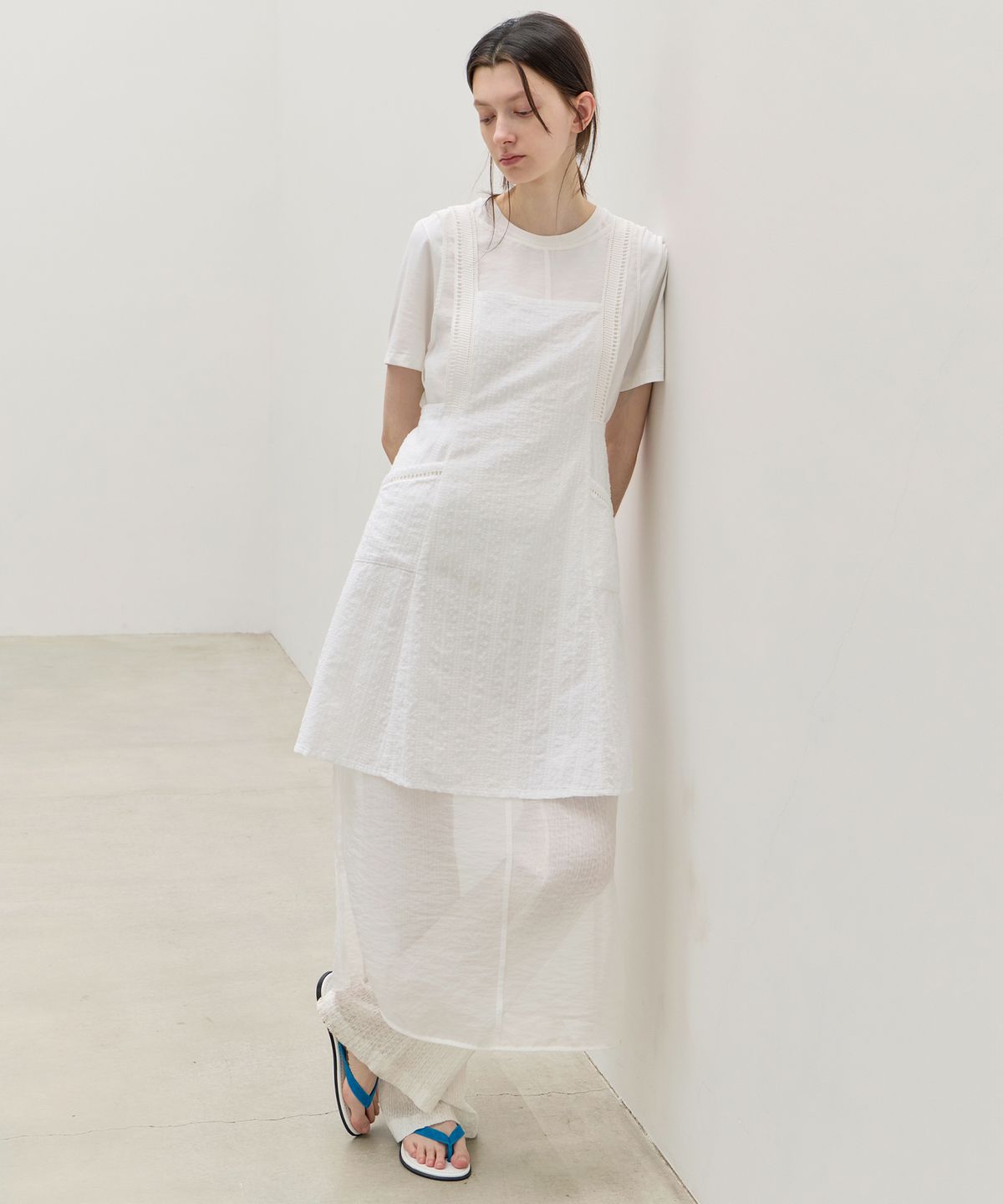 르바(LEVAR) Layered Apron Dress - Off White