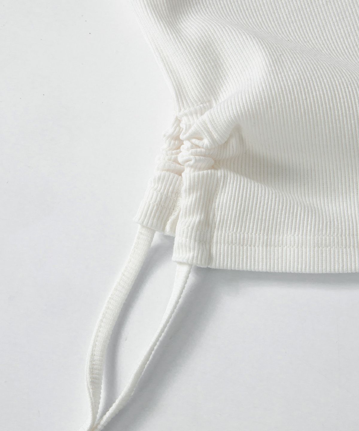 애즈온(ASON) LAYER SHIRRING SLEEVELESS / WHITE