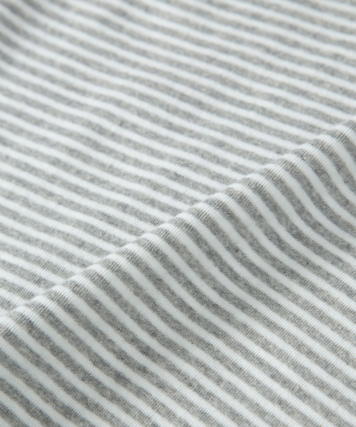 애즈온(ASON) RIPPLE STRIPE SLEEVELESS / GRAY