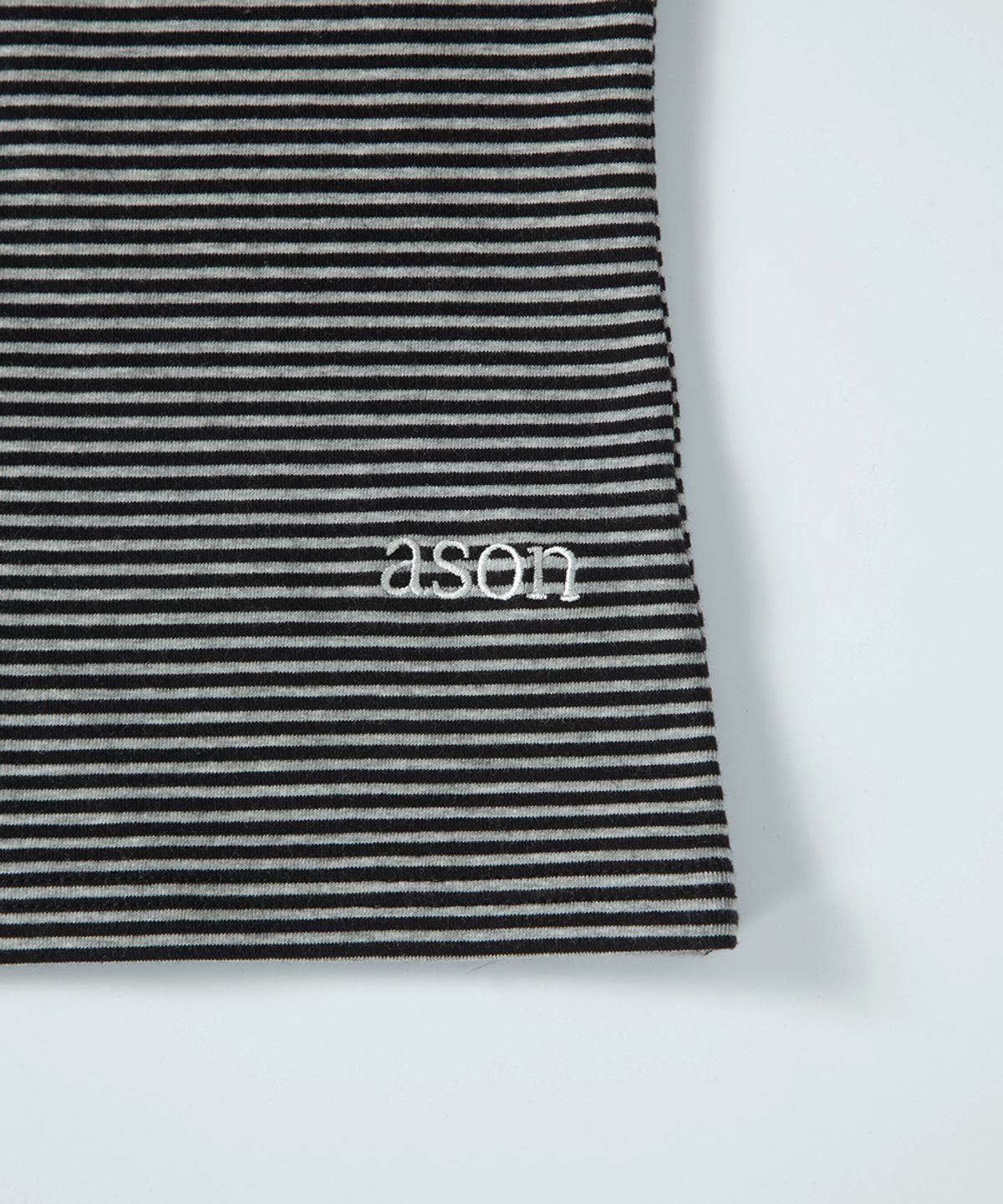 애즈온(ASON) RIPPLE STRIPE SLEEVELESS / BLACK