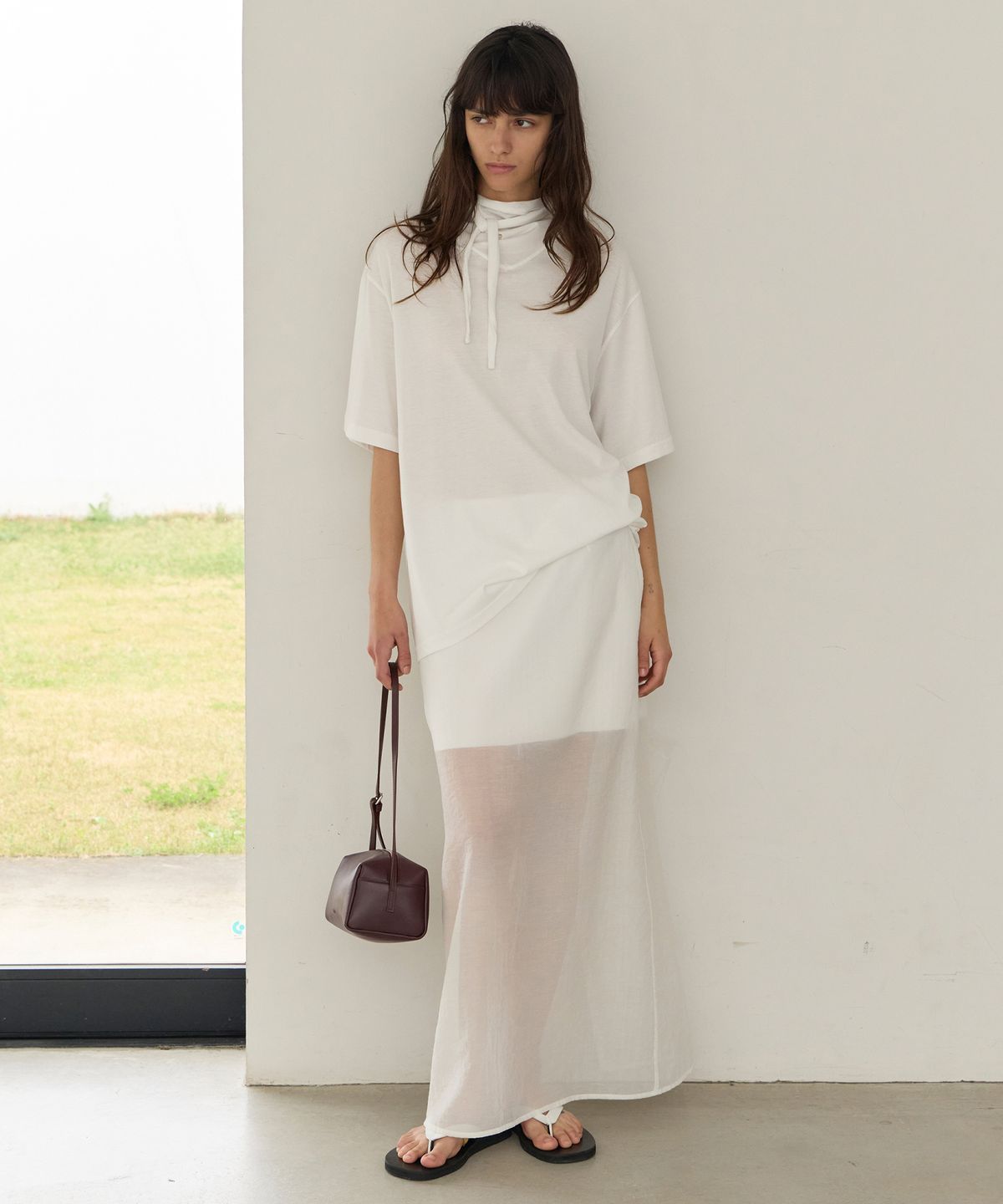 르바(LEVAR) Light Sheer Maxi Skirt - Off White