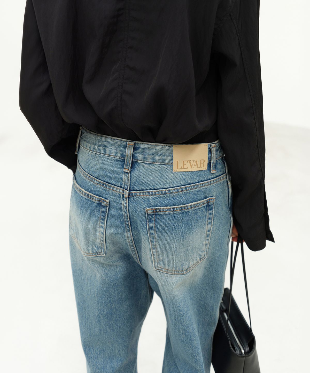 르바(LEVAR) Contour Straight Denim - Fade Blue