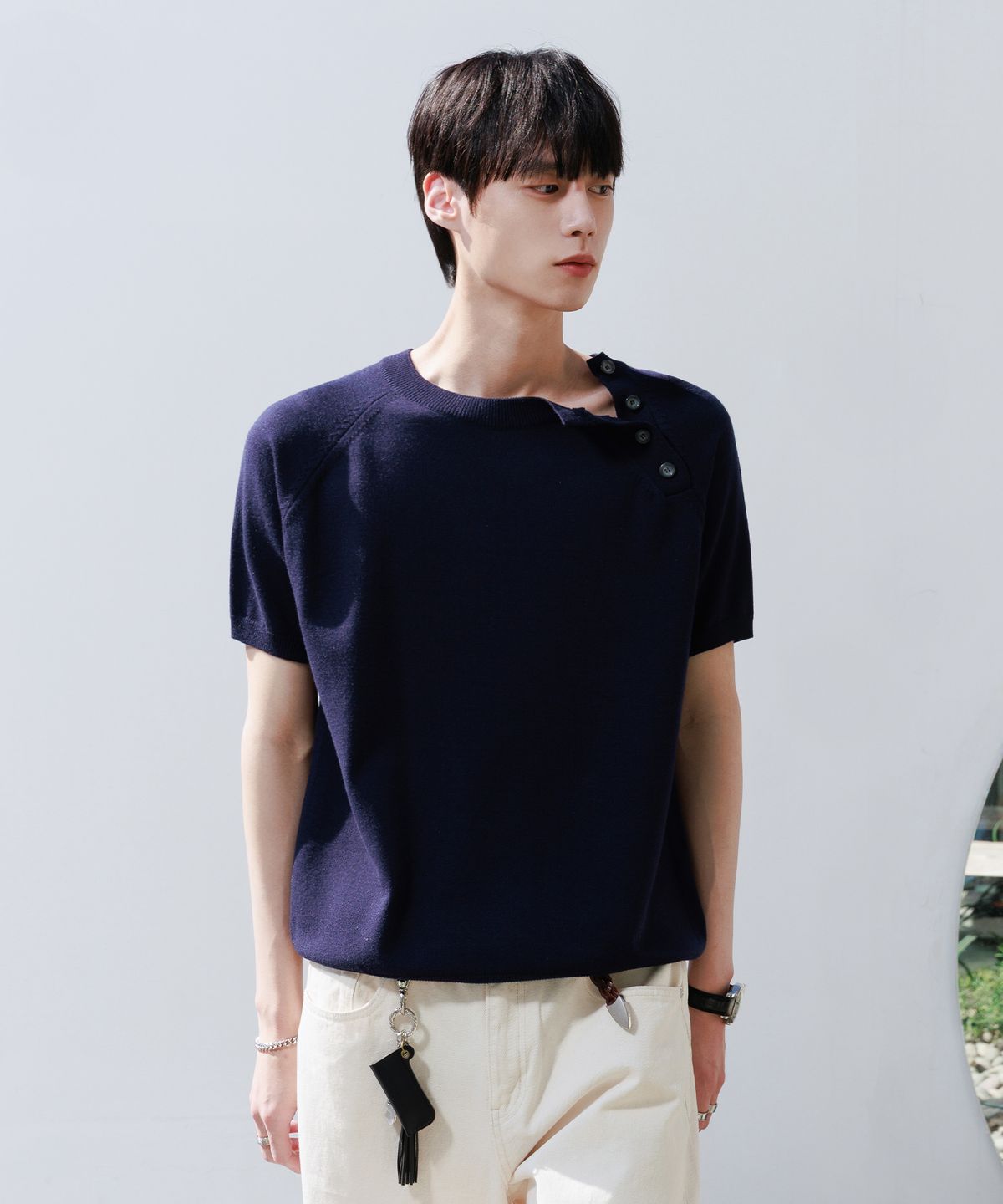노드유(NODU) 숄더 버튼 라글란 크롭 하프 니트 [네이비]