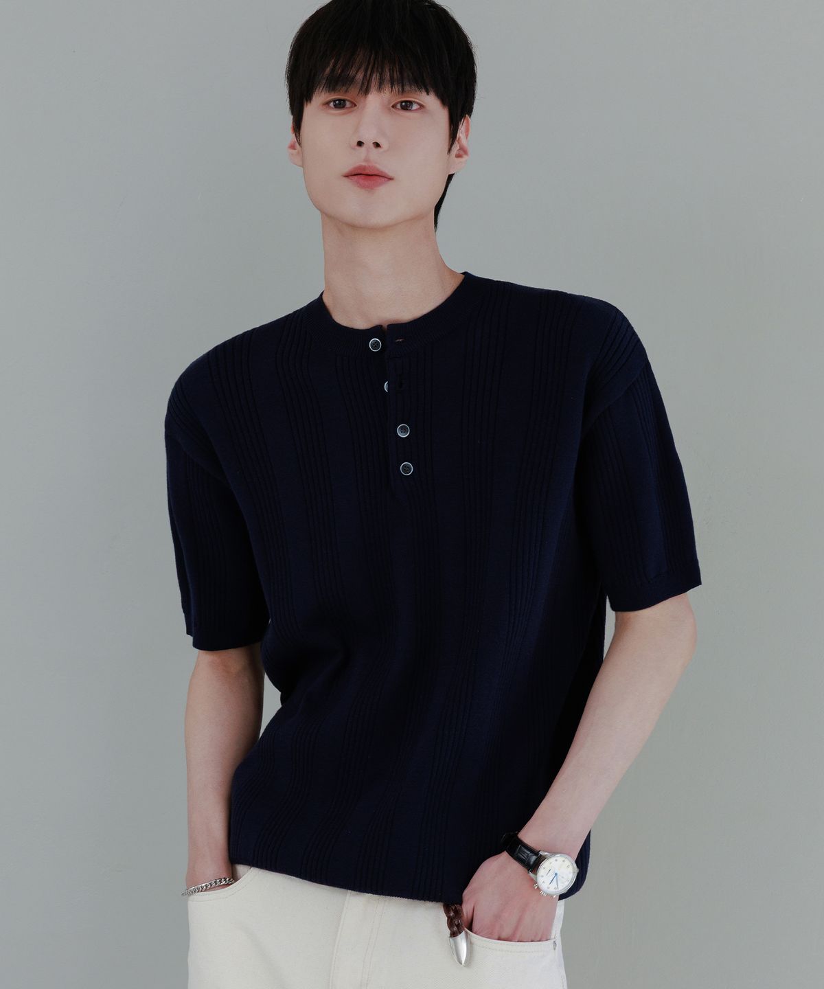 노드유(NODU) 리브드 헨리넥 크롭 하프 니트 [네이비]