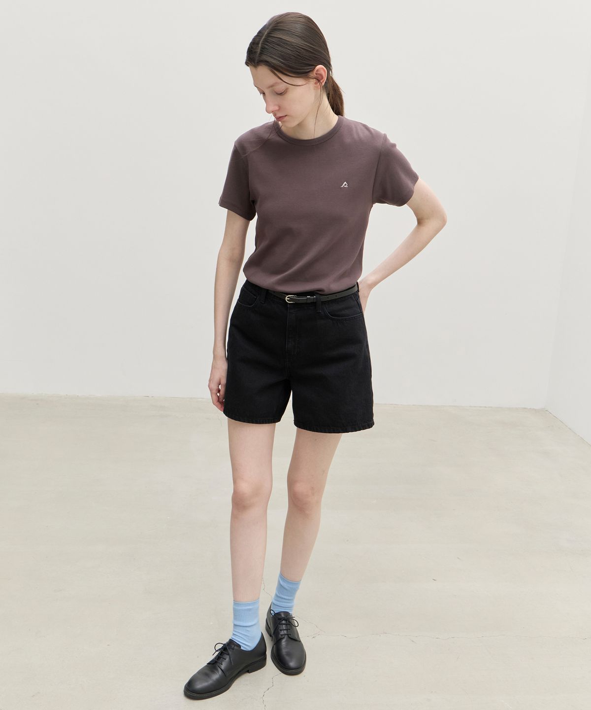 르바(LEVAR) Classic Staple Denim Shorts - Black