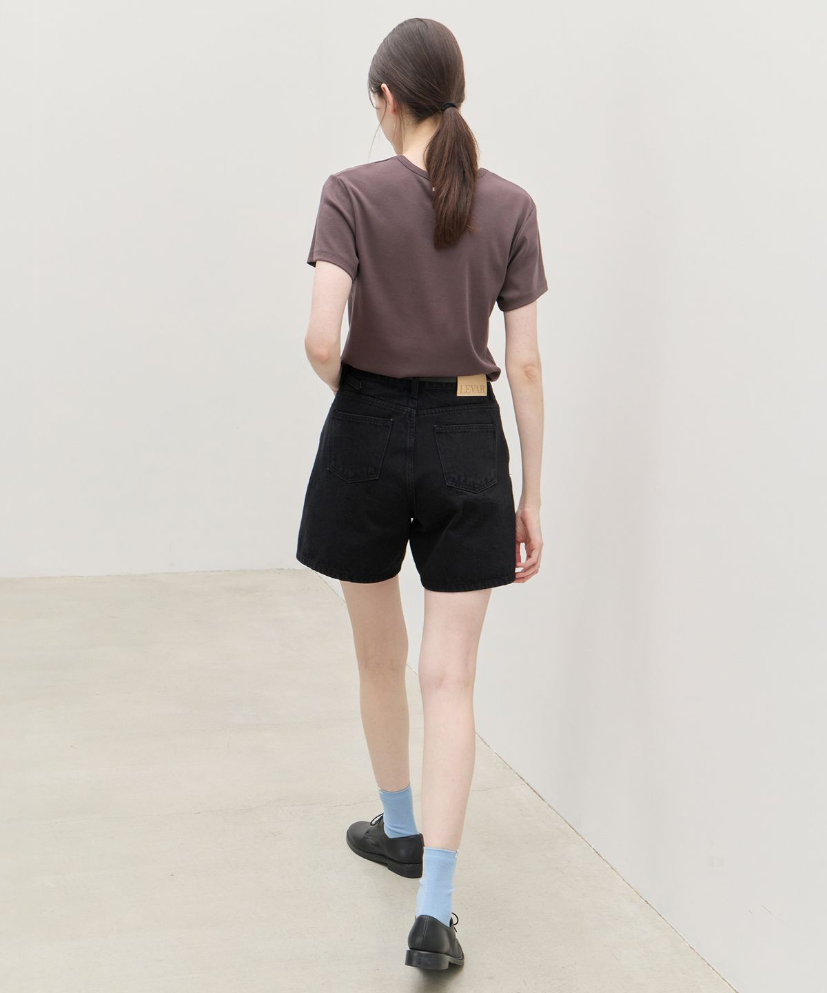 르바(LEVAR) Classic Staple Denim Shorts - Black