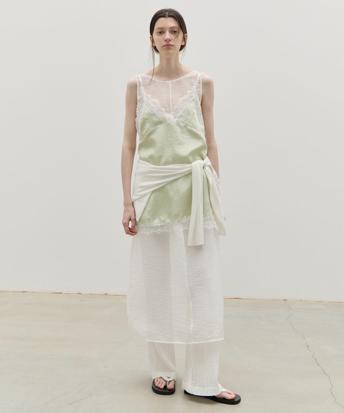 르바(LEVAR) Silky Lace Layered Slip Top - Sage Mint
