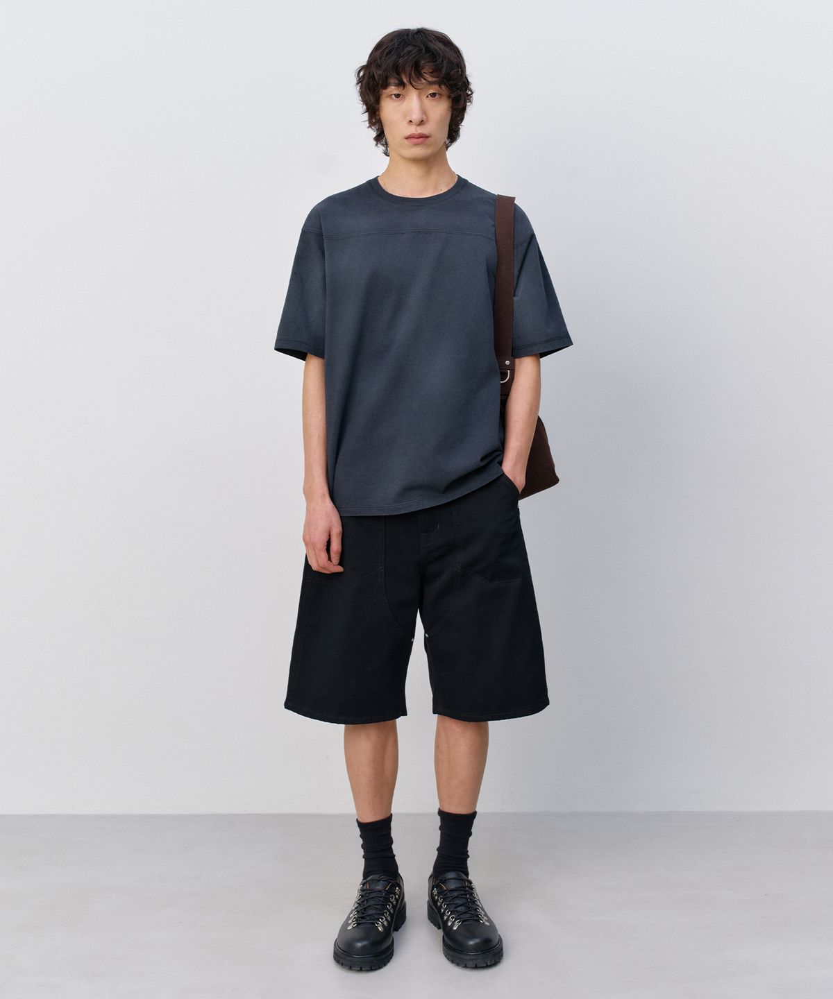 인사일런스(INSILENCE) 더블니 쇼츠 WASHED BLACK