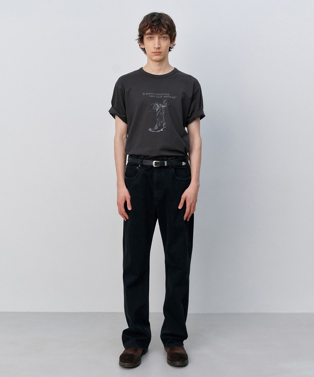 인사일런스(INSILENCE) 웨스턴 부츠 그래픽 티셔츠 VINTAGE BLACK