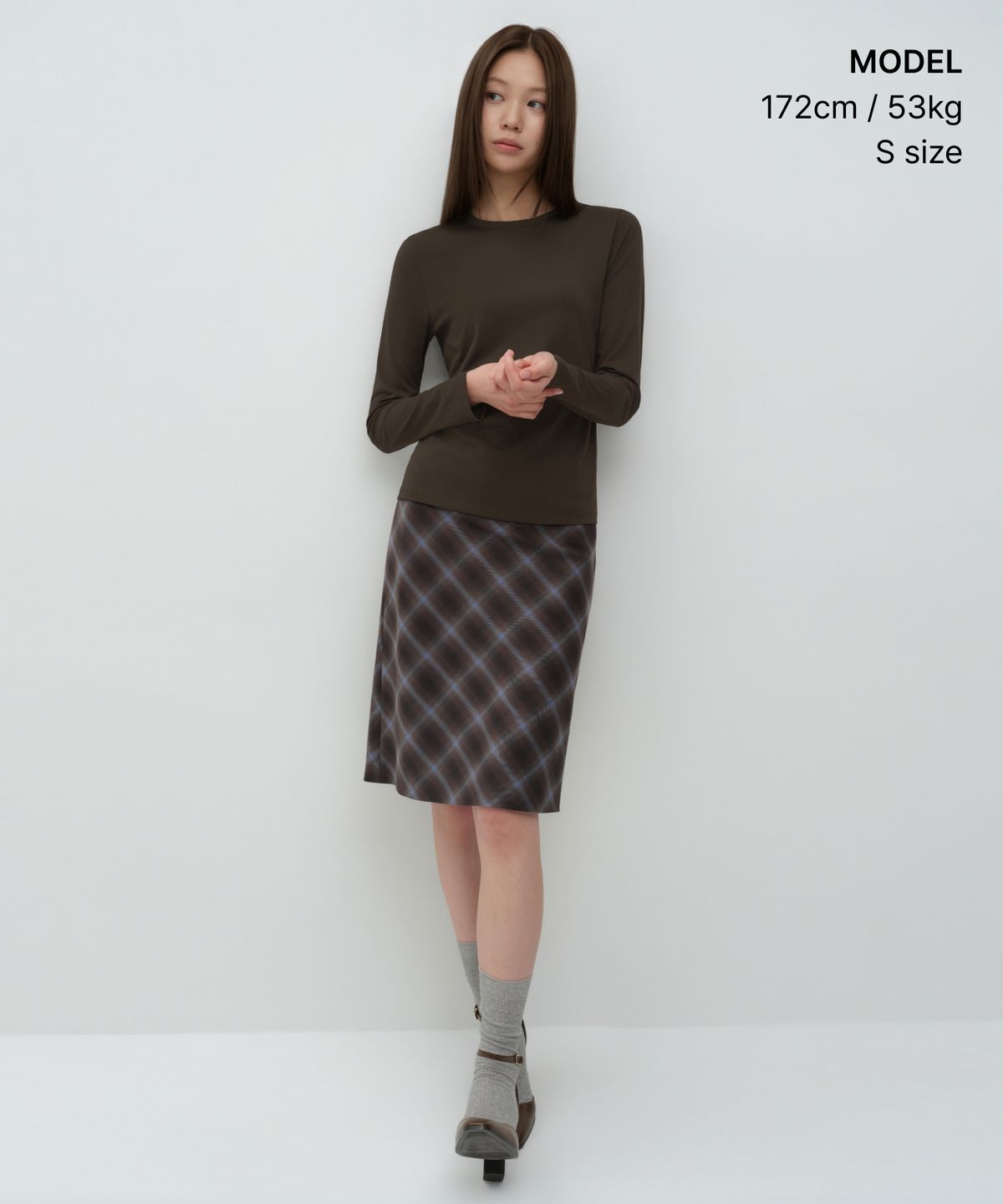무신사 스탠다드 우먼(MUSINSA STANDARD WOMAN) 우먼즈 플렉서블 크루 넥 긴소매 티셔츠 [다크 브라운]