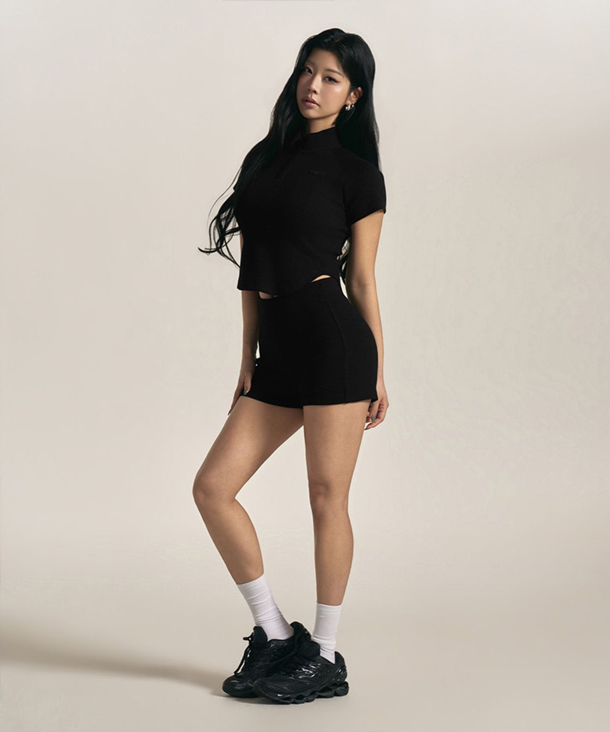 본투윈(BORN TO WIN) W B PENDANT RIBBED HALF SHORTS [BLACK]