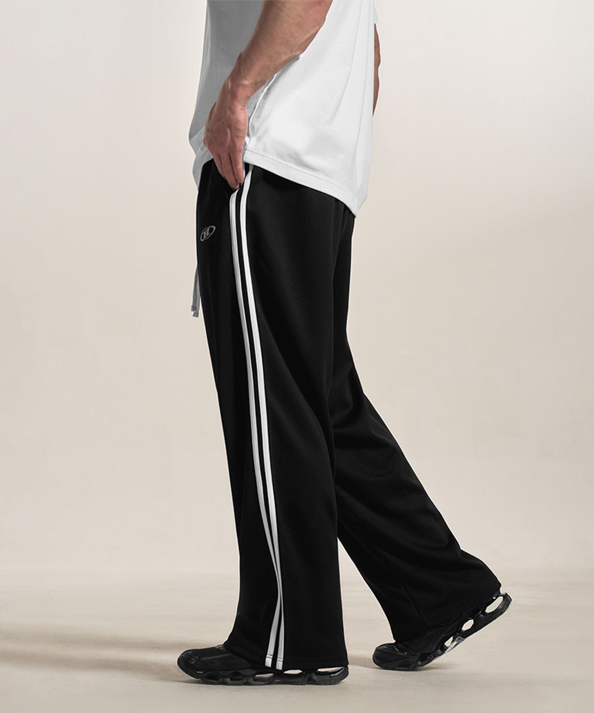 본투윈(BORN TO WIN) SYMBOL B MESH TRACK PANTS [BLACK WHITE]