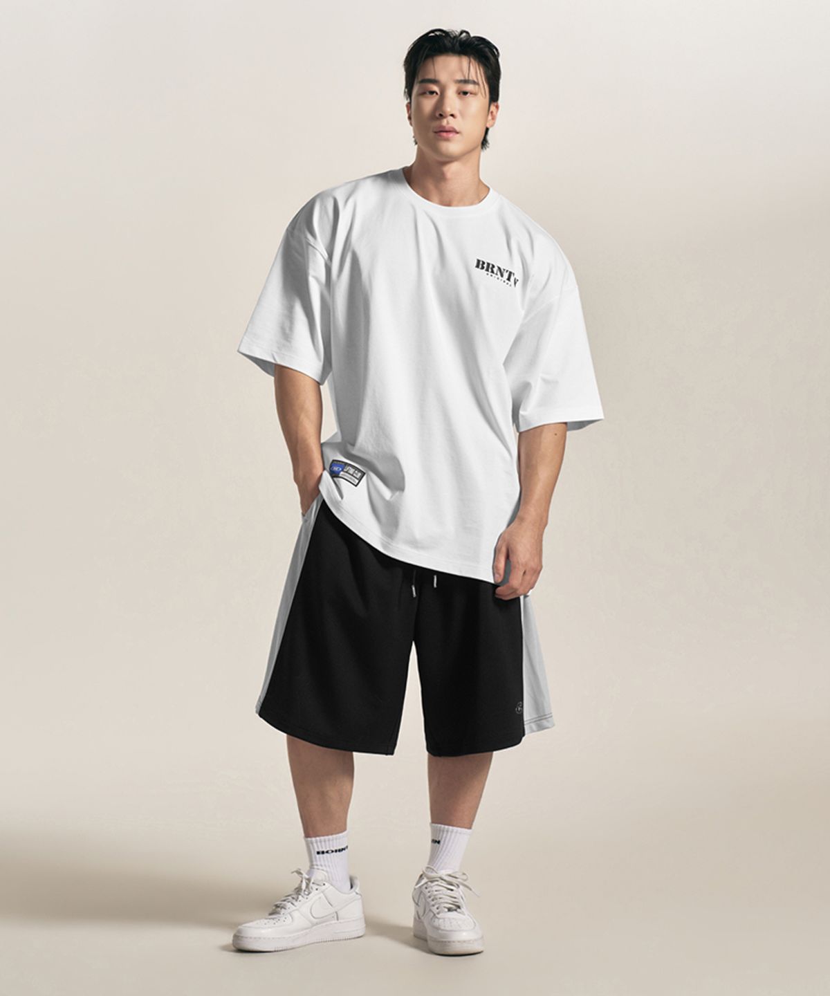 본투윈(BORN TO WIN) BRNTW LOGO T-SHIRTS [WHITE]