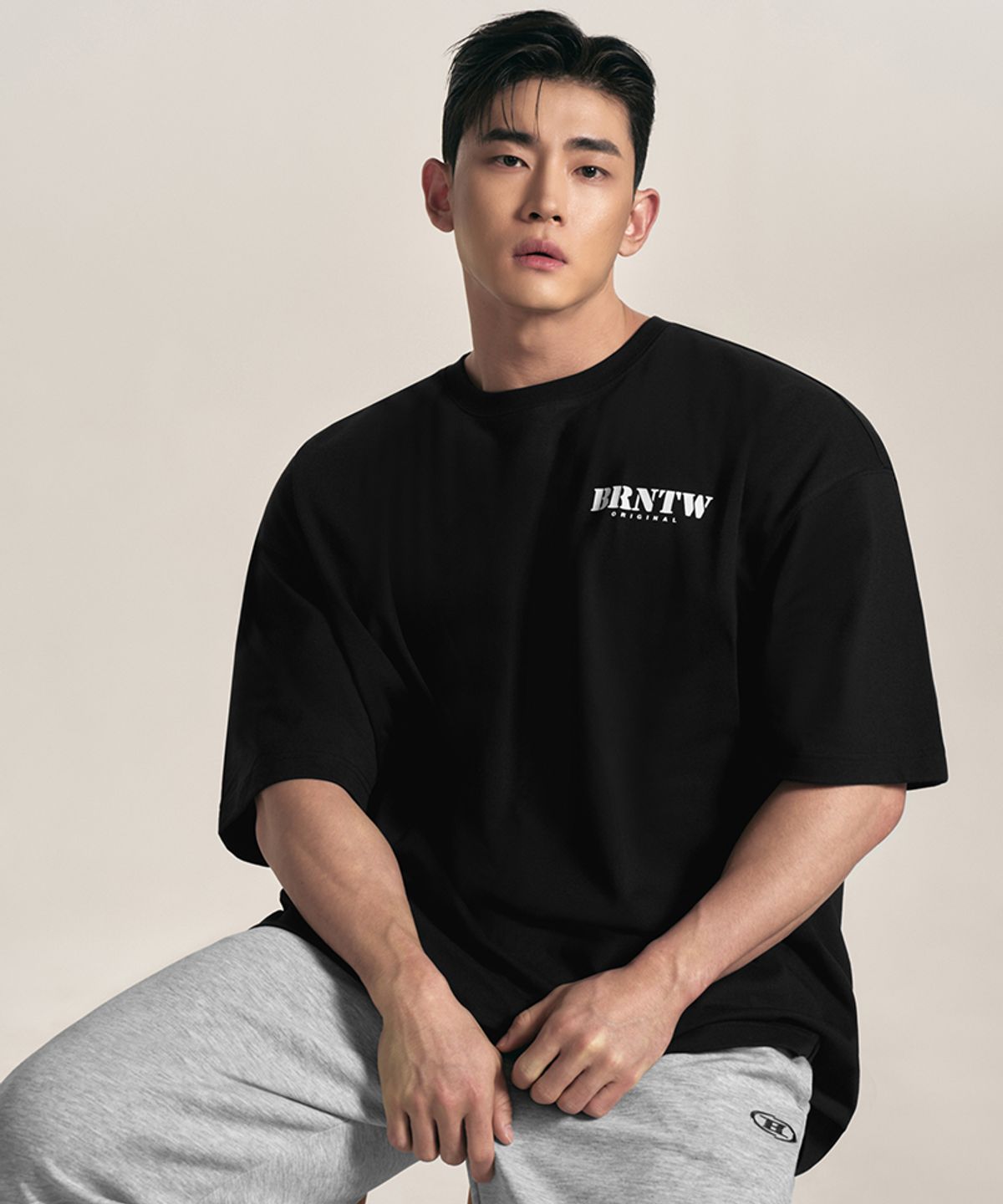 본투윈(BORN TO WIN) BRNTW LOGO T-SHIRTS [BLACK]