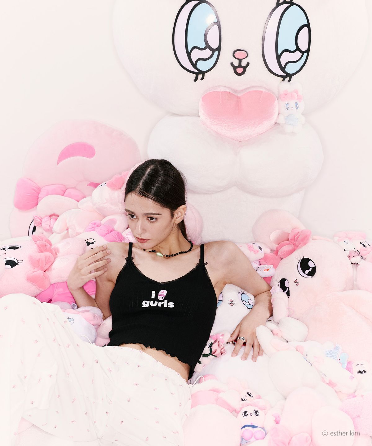 에즈이프 캘리(ASIF CALIE) ESTHER BUNNY X AS IF CALIE BUNNY GURLS SLEEVELESS BLACK