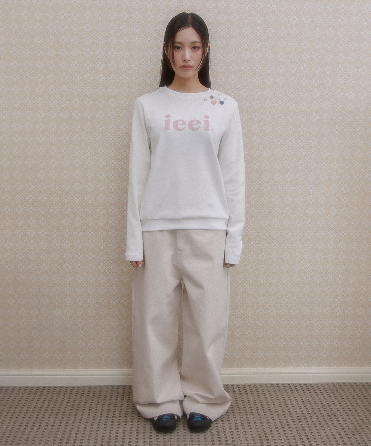 아이이이아이(IEEI) 심볼 패치 벌룬 핏 와이드 팬츠_아이보리