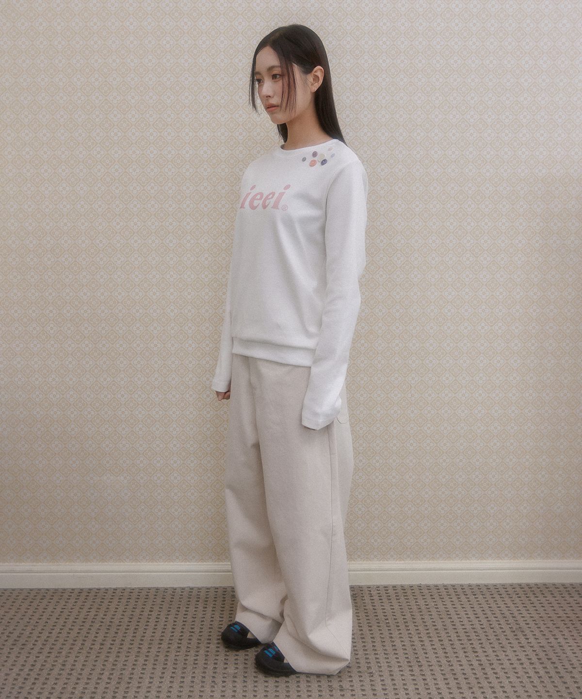 아이이이아이(IEEI) 심볼 패치 벌룬 핏 와이드 팬츠_아이보리