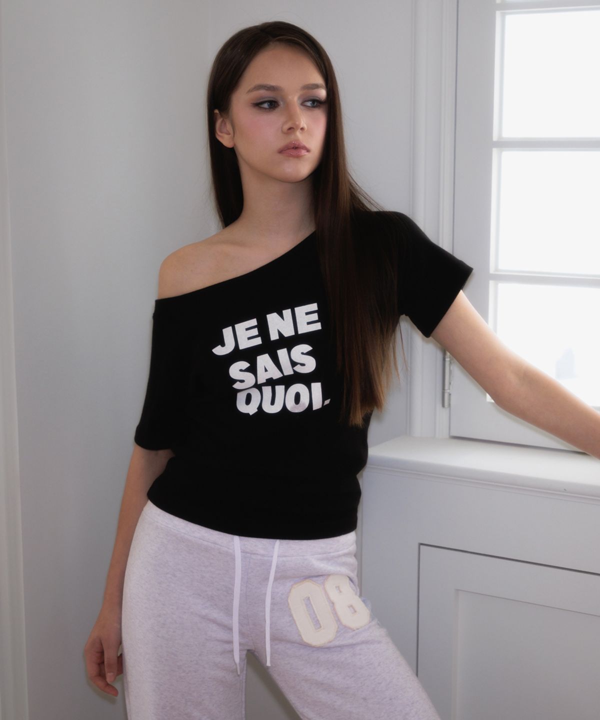 로제프란츠(ROSEFRANTZ) Minimal French Lettering T-shirt [Black]