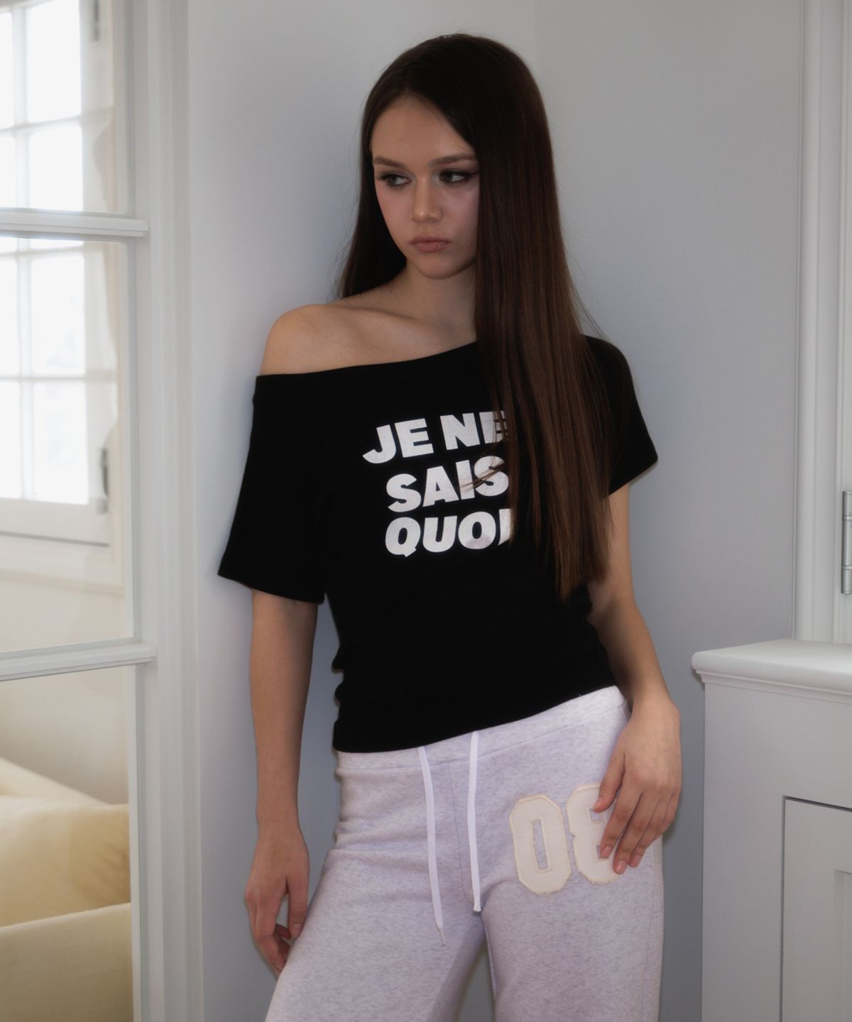 로제프란츠(ROSEFRANTZ) Minimal French Lettering T-shirt [Black]