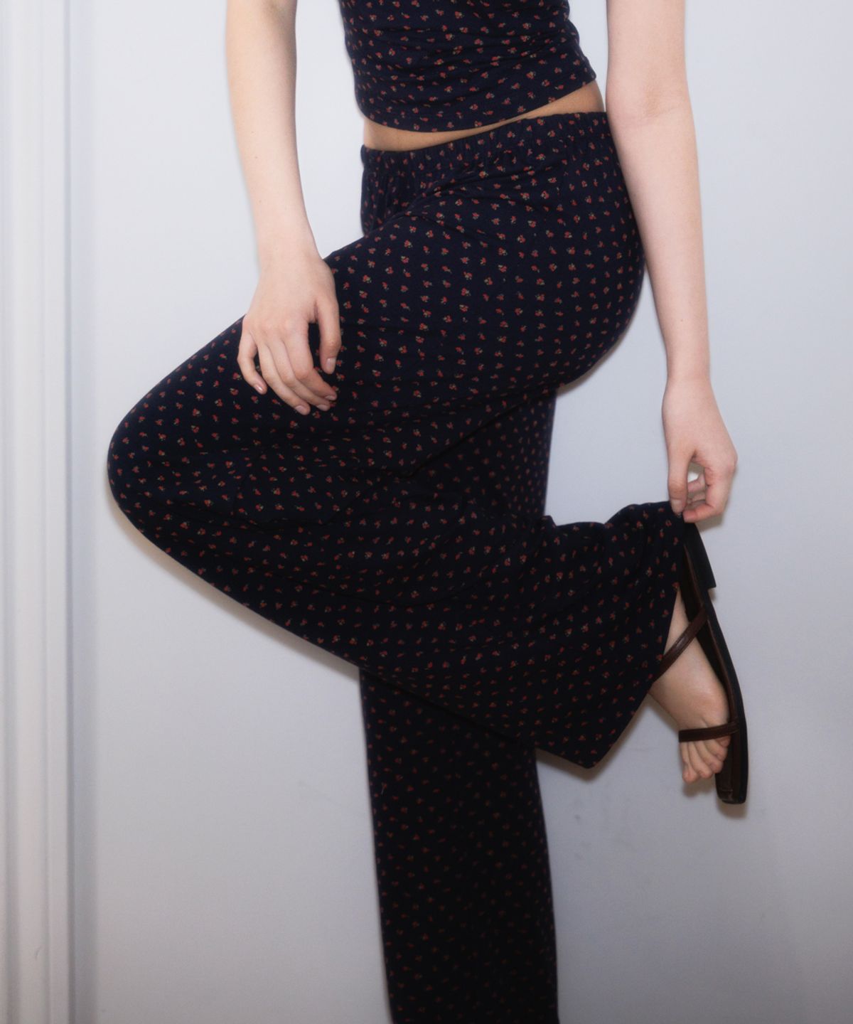 로제프란츠(ROSEFRANTZ) Rose & Berry Lounge Pants [Rose Navy]