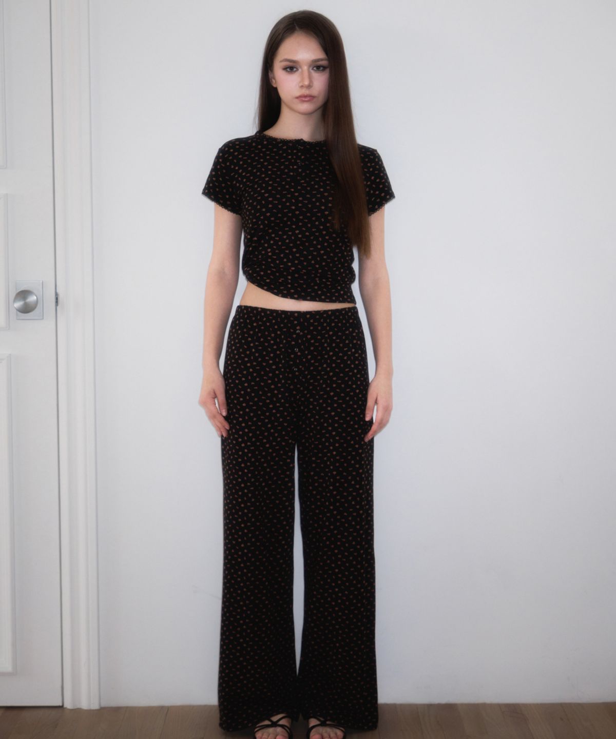 로제프란츠(ROSEFRANTZ) Rose & Berry Lounge T-shirt [Rose Black]