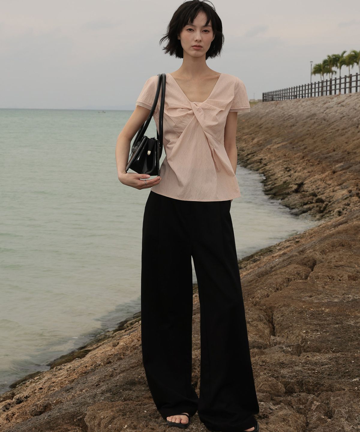 드헤베(DEHEVE) Twist Lace Sleeve Blouse [Pink]