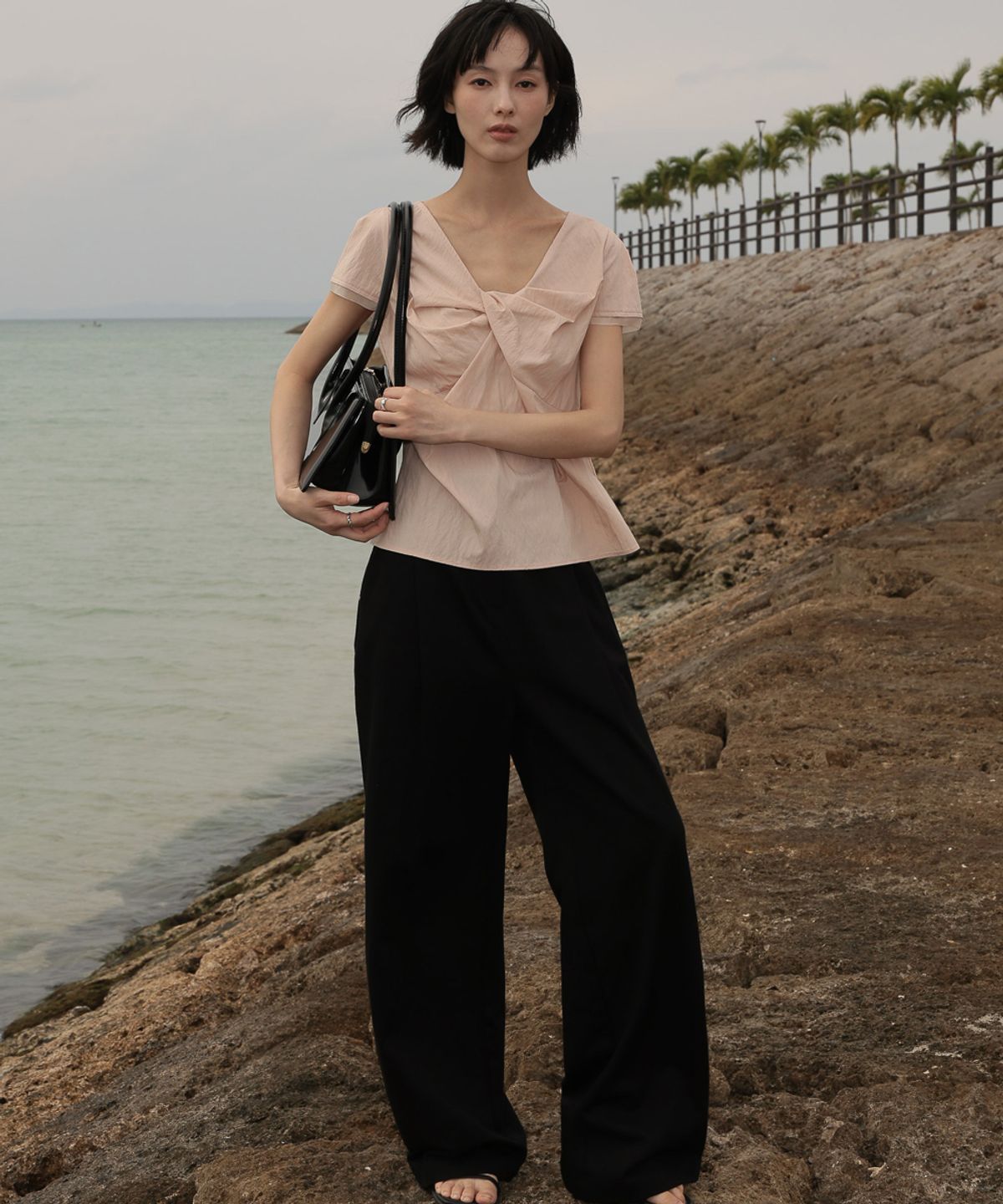 드헤베(DEHEVE) Twist Lace Sleeve Blouse [Pink]