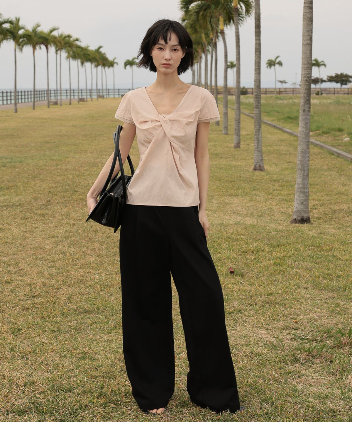 드헤베(DEHEVE) Twist Lace Sleeve Blouse [Pink]