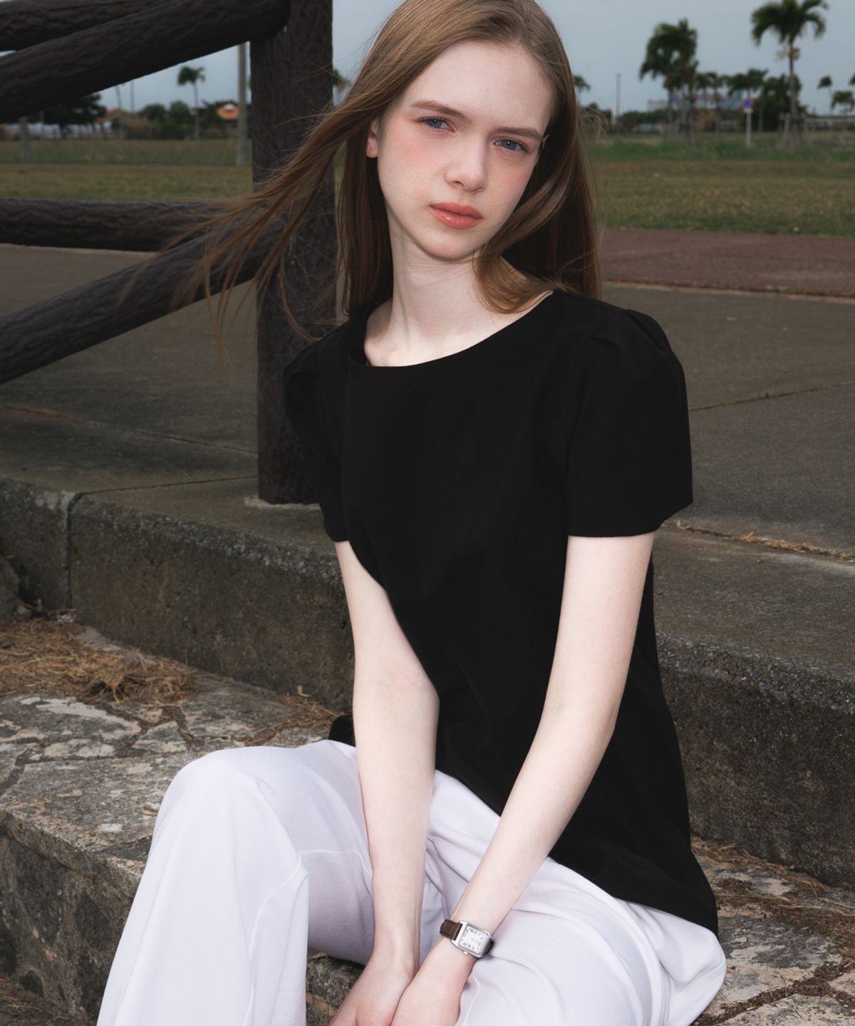 드헤베(DEHEVE) Unbalance Frill Blouse [Black]