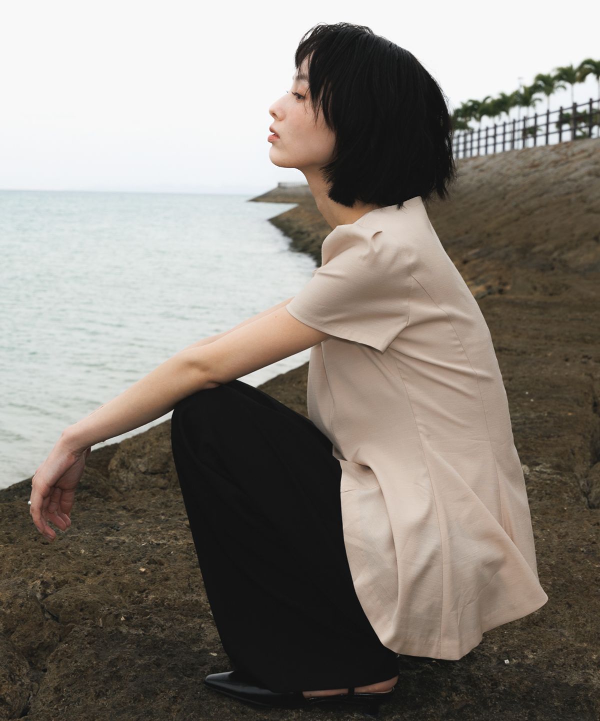 드헤베(DEHEVE) Unbalance Frill Blouse [Beige]
