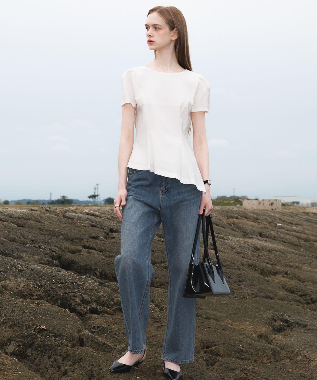 드헤베(DEHEVE) Unbalance Frill Blouse [Ivory]