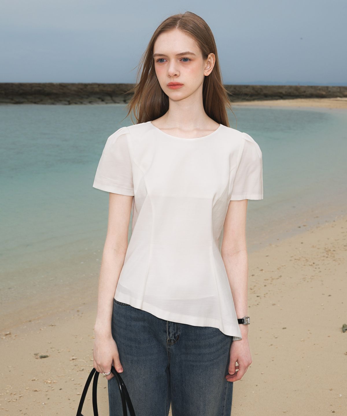 드헤베(DEHEVE) Unbalance Frill Blouse [Ivory]