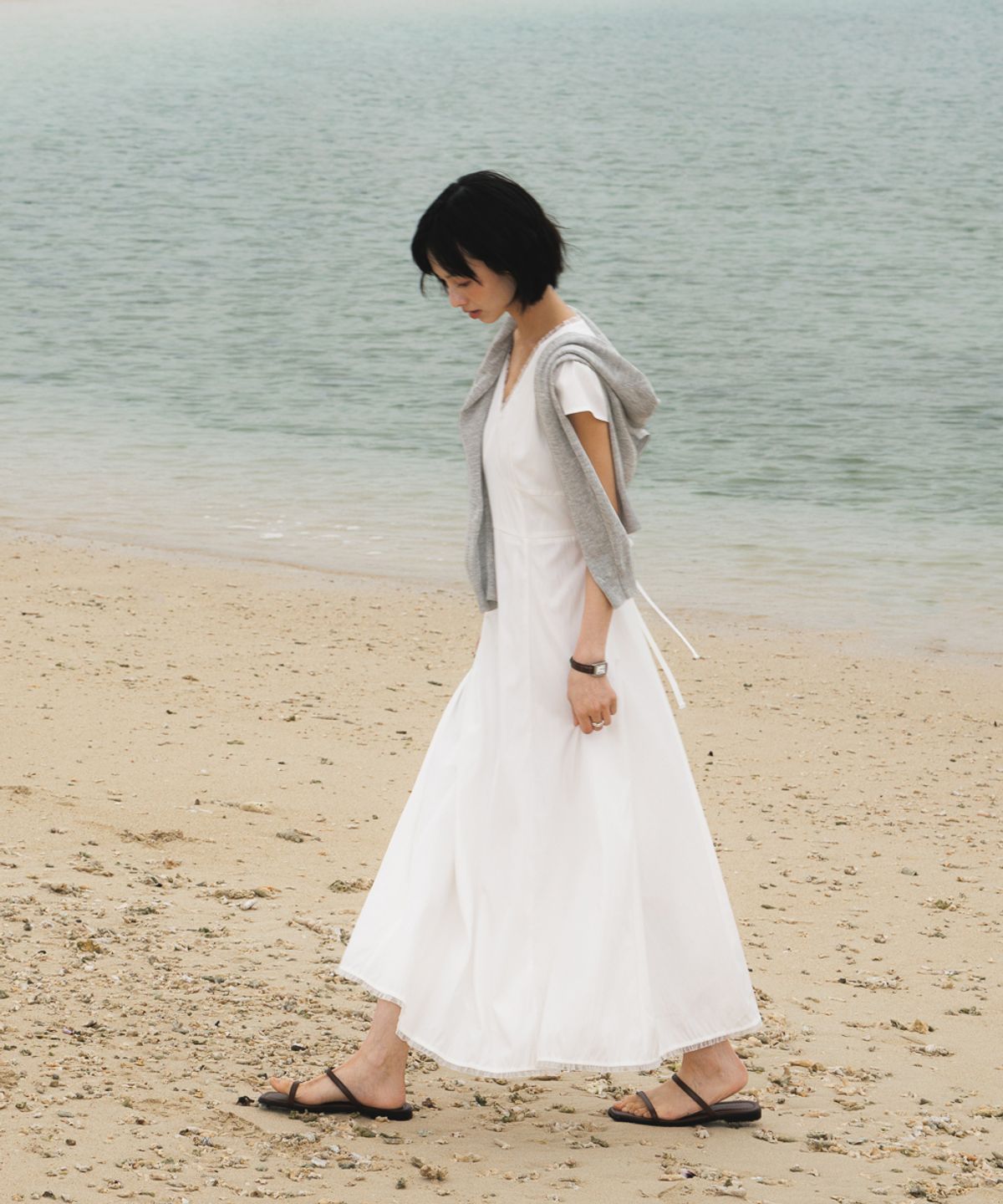 드헤베(DEHEVE) V-Neck Flare Dress [Ivory]