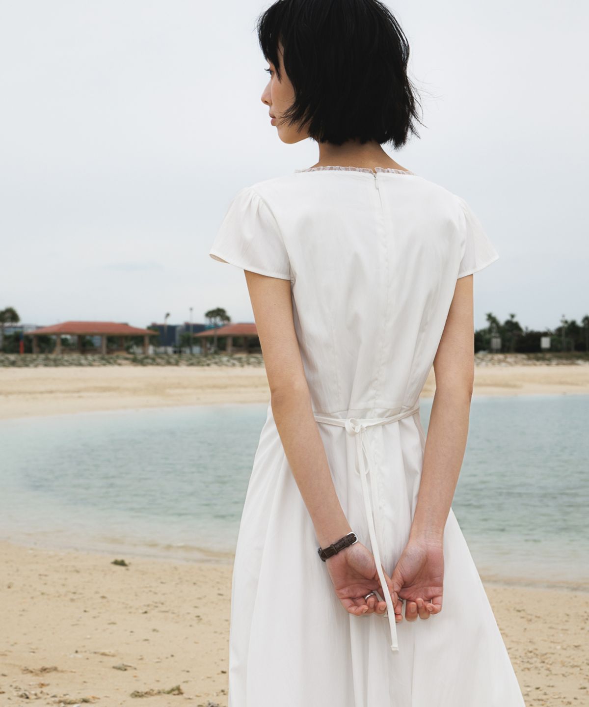 드헤베(DEHEVE) V-Neck Flare Dress [Ivory]