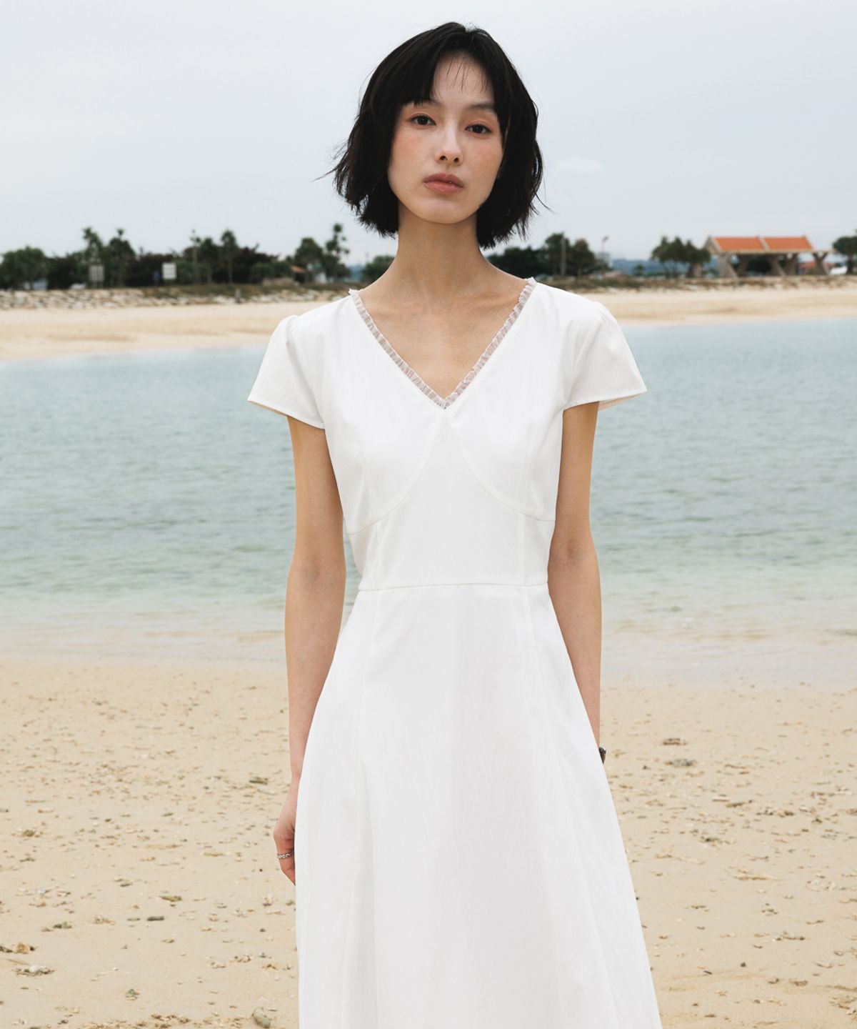 드헤베(DEHEVE) V-Neck Flare Dress [Ivory]