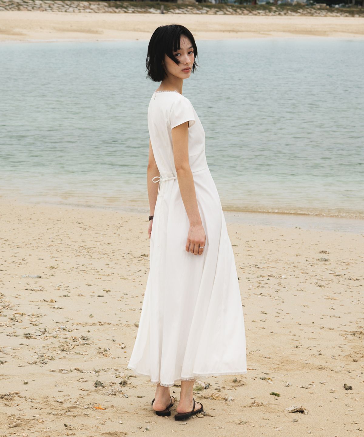 드헤베(DEHEVE) V-Neck Flare Dress [Ivory]