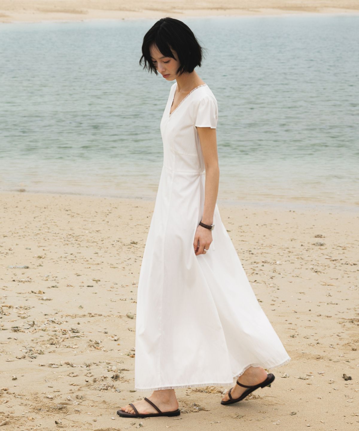 드헤베(DEHEVE) V-Neck Flare Dress [Ivory]
