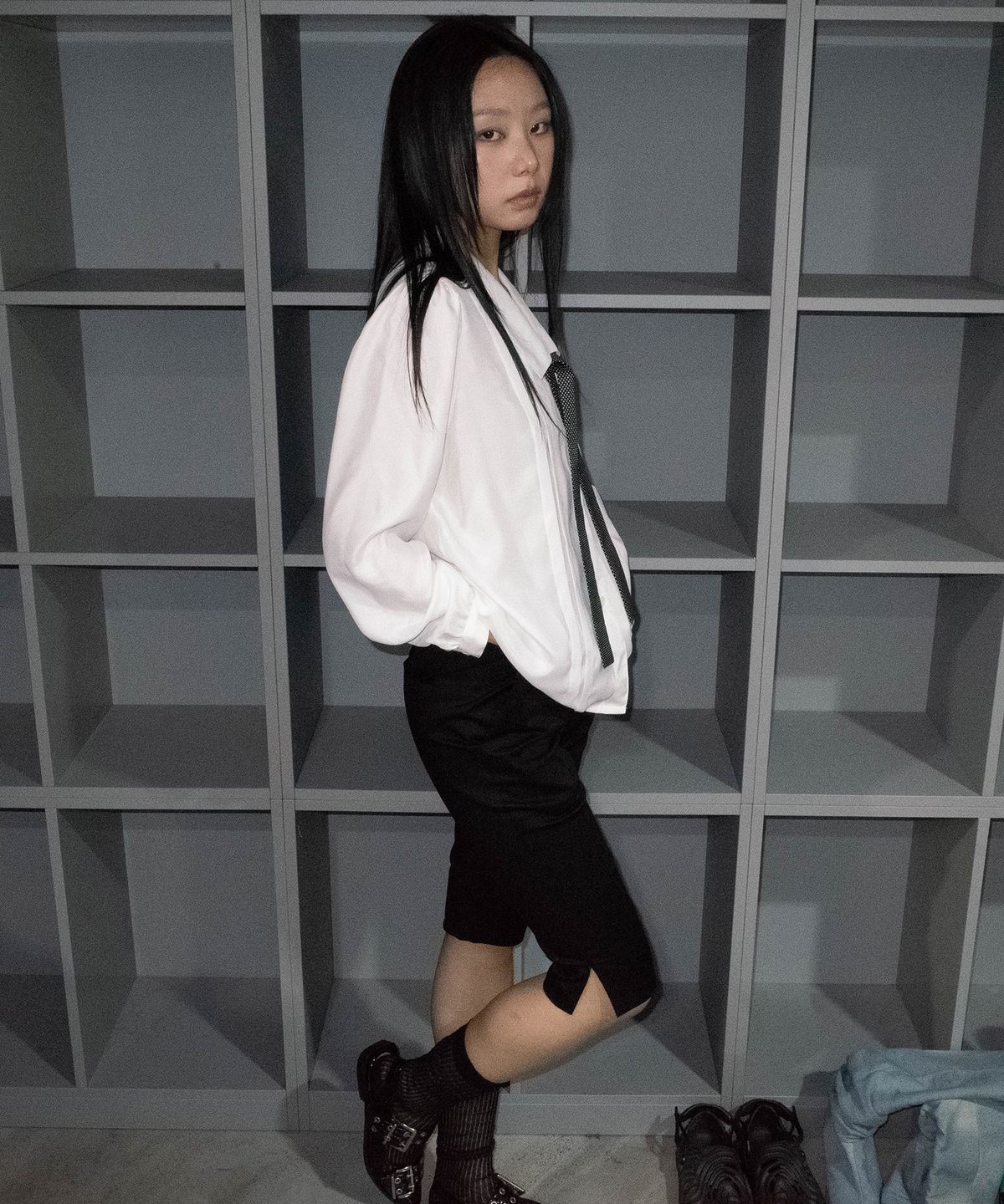 칙스(CHICKS) 절개 포인트 카프리 팬츠 블랙