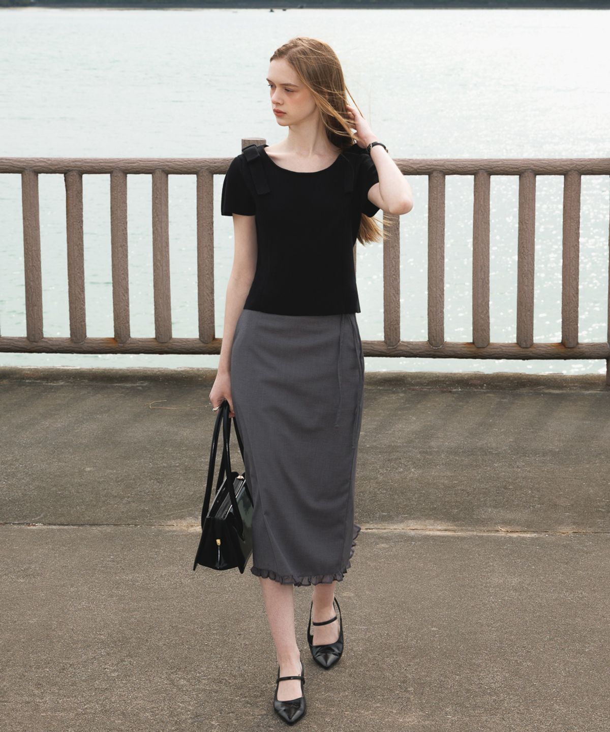 드헤베(DEHEVE) Boat Neck Ribbon Knit [Black]