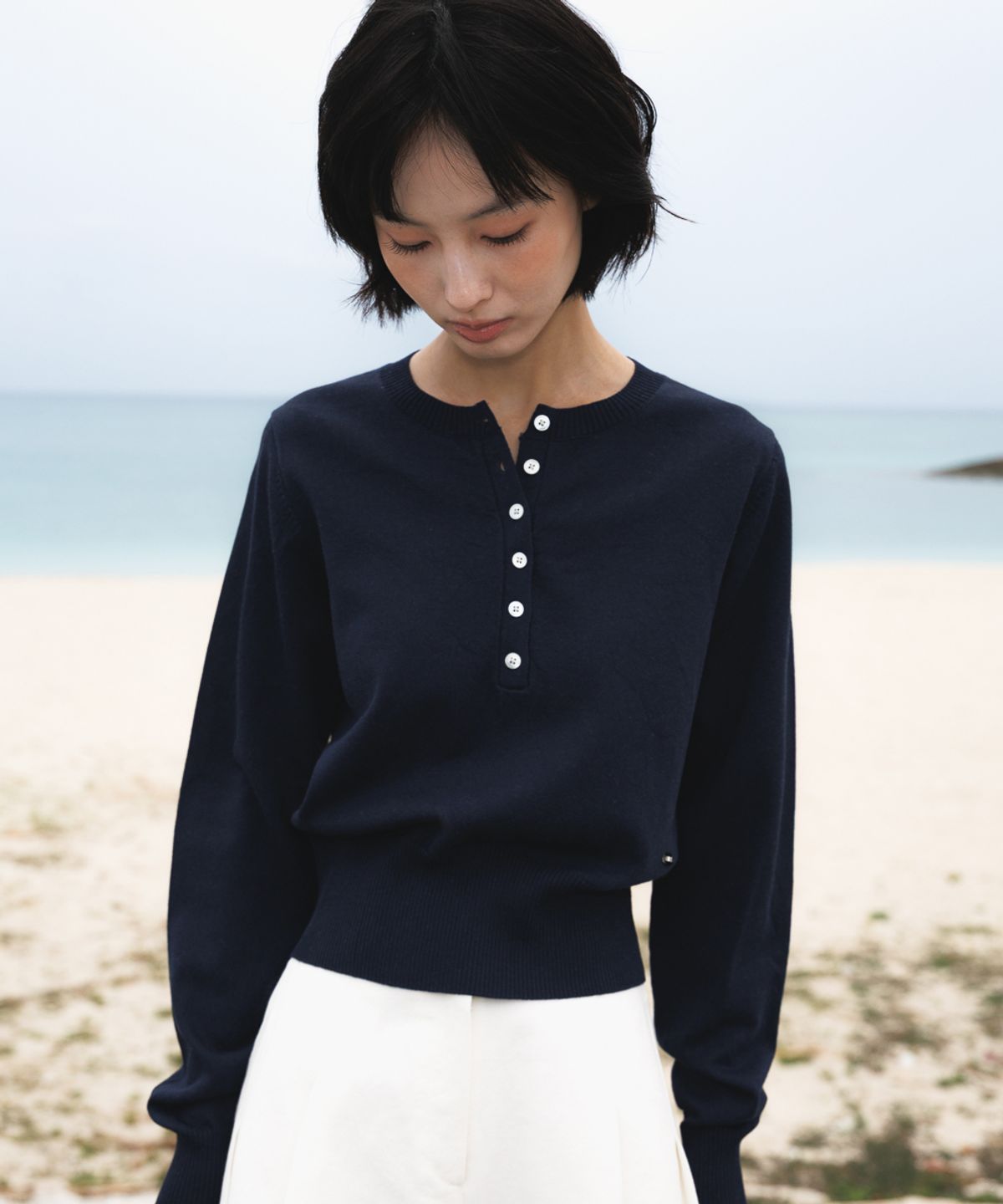 드헤베(DEHEVE) Summer Henley Neck Knit [Navy]