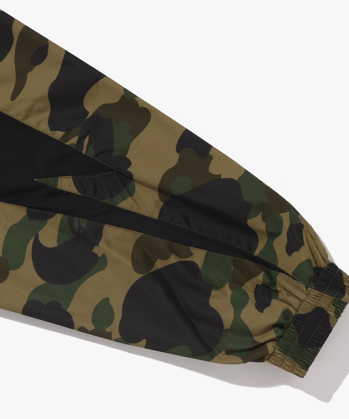베이프(BAPE) 퍼스트 카모 스탠드 칼라 트랙 자켓(M) GREEN