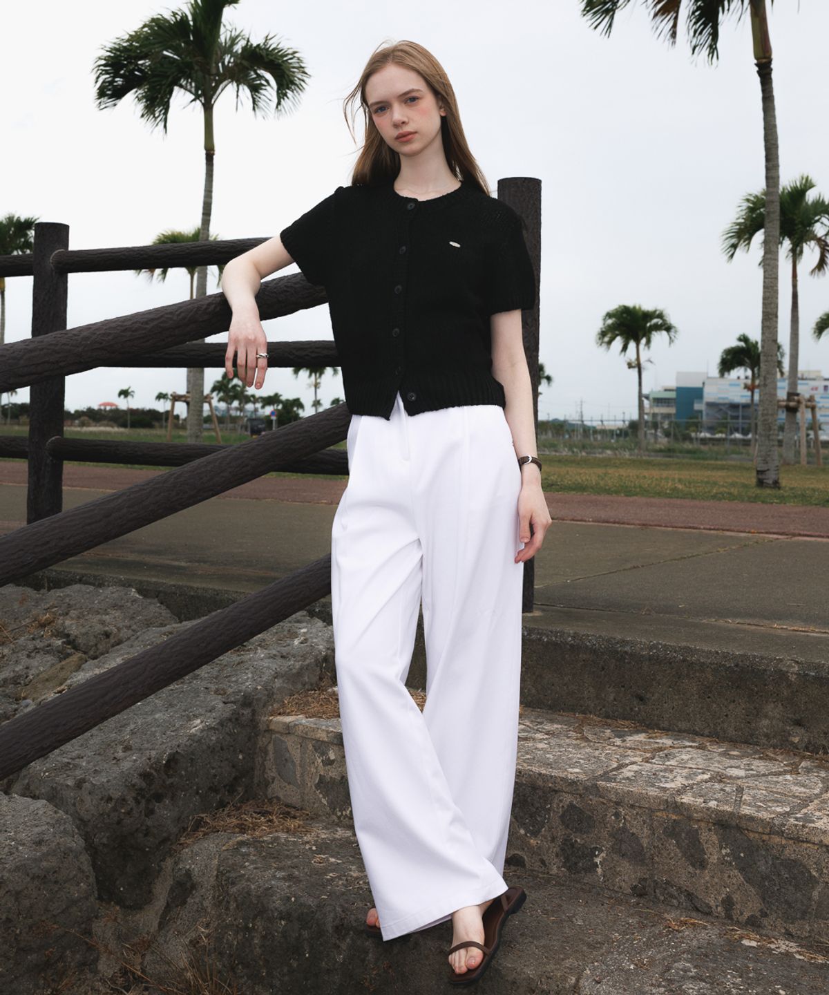 드헤베(DEHEVE) Boucle Short Sleeve Cardigan [Black]