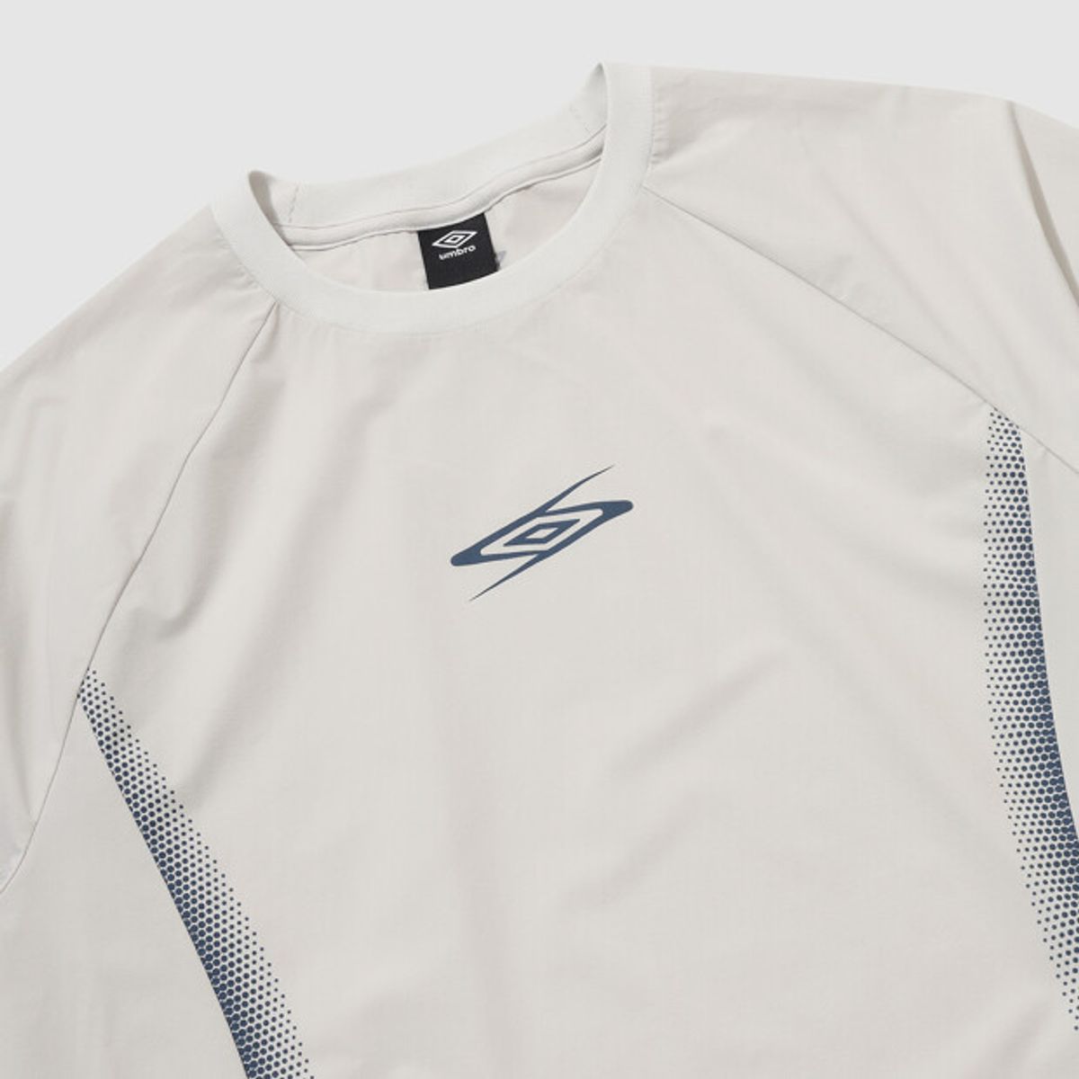 엄브로(UMBRO) [COOLING] 슬로우킥 냉감 반팔 피스테 라이트 그레이 UR221SWT53