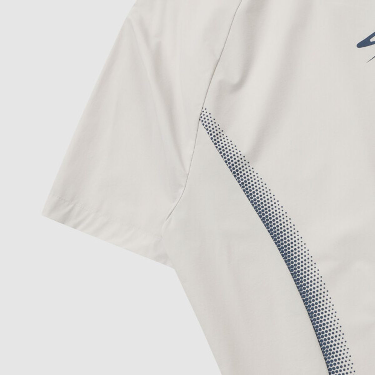 엄브로(UMBRO) [COOLING] 슬로우킥 냉감 반팔 피스테 라이트 그레이 UR221SWT53