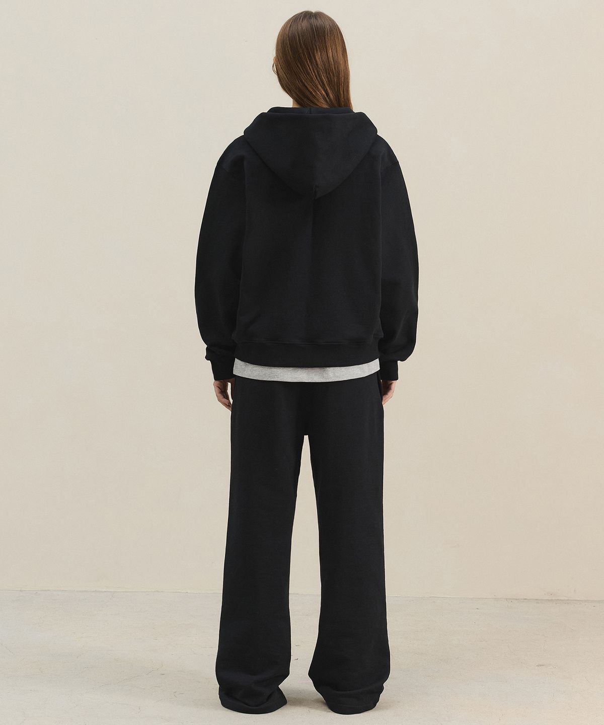 마티레(MTTIRÉ) Basic Straight Sweatpants / Black