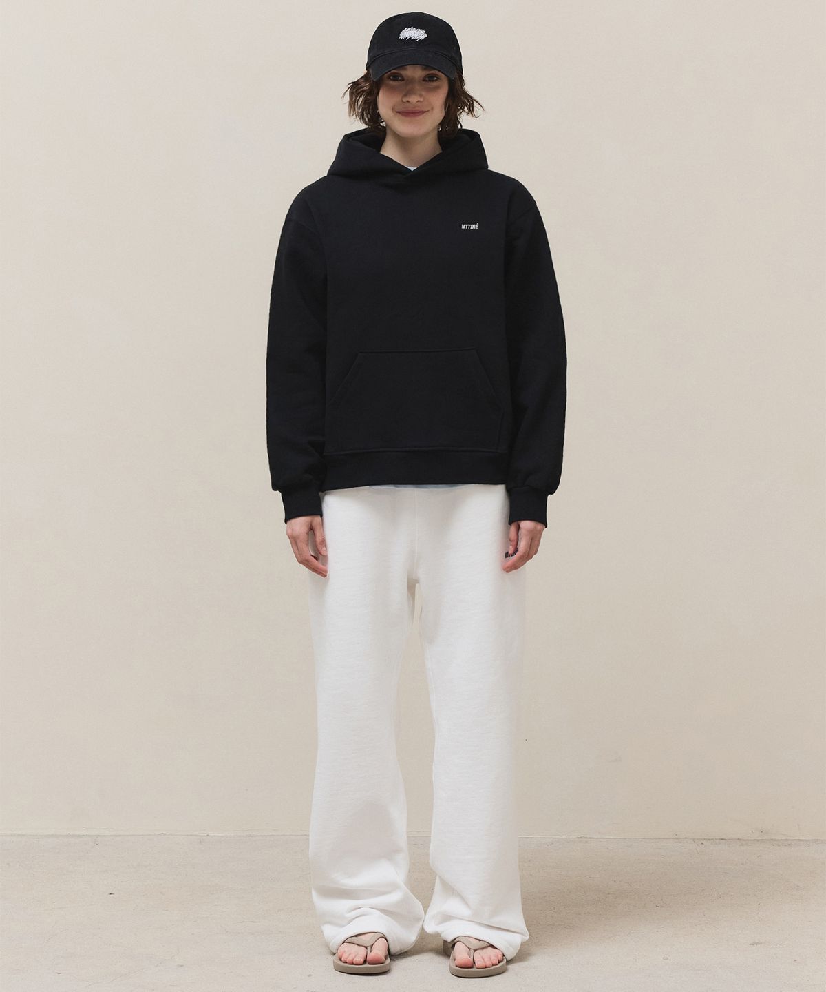 마티레(MTTIRÉ) Basic Logo Hoodie / Black