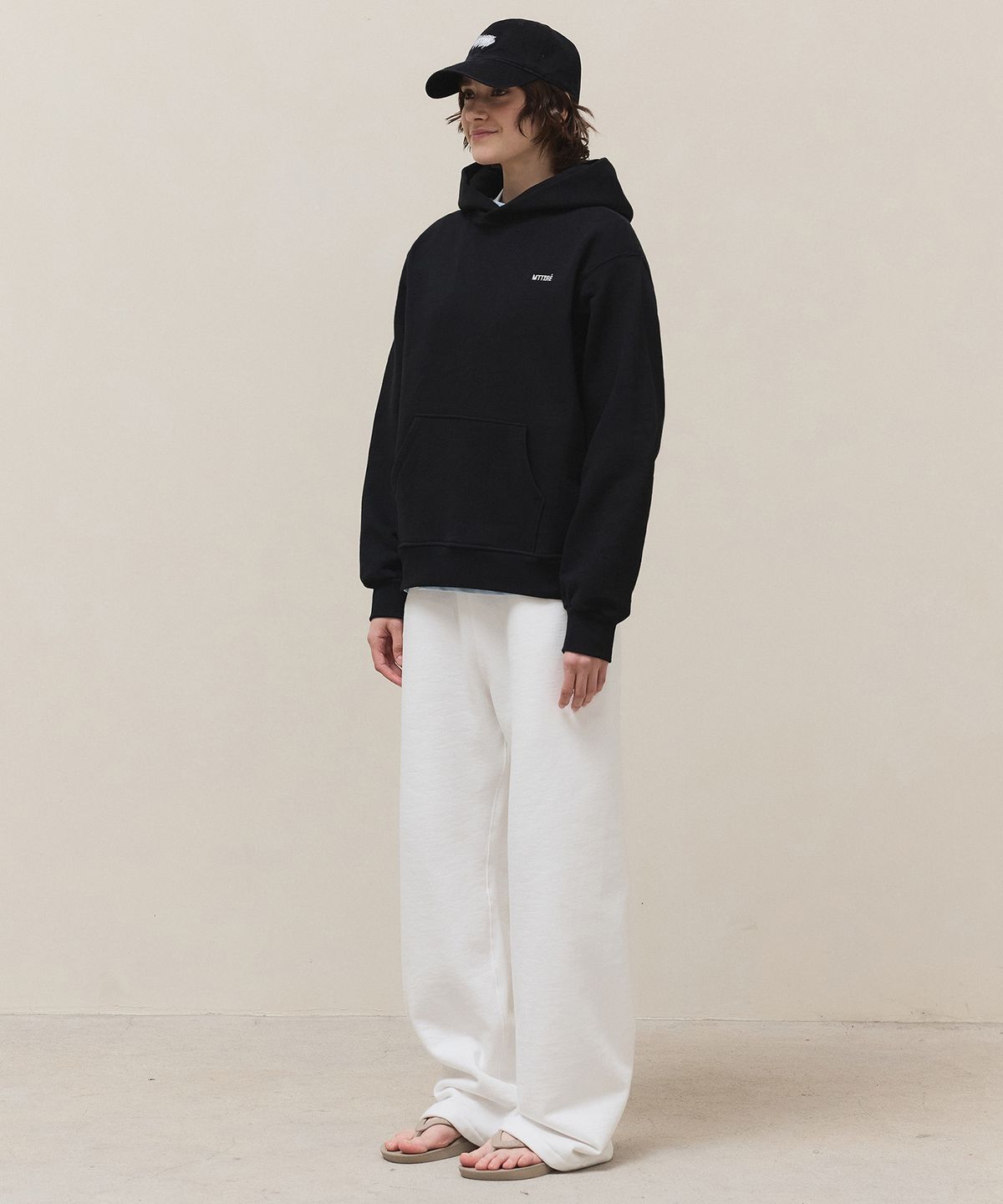 마티레(MTTIRÉ) Basic Logo Hoodie / Black