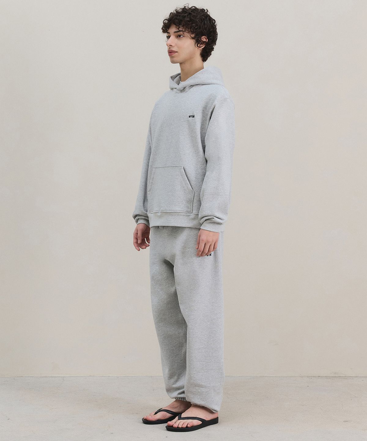 마티레(MTTIRÉ) Basic Logo Hoodie / Gray